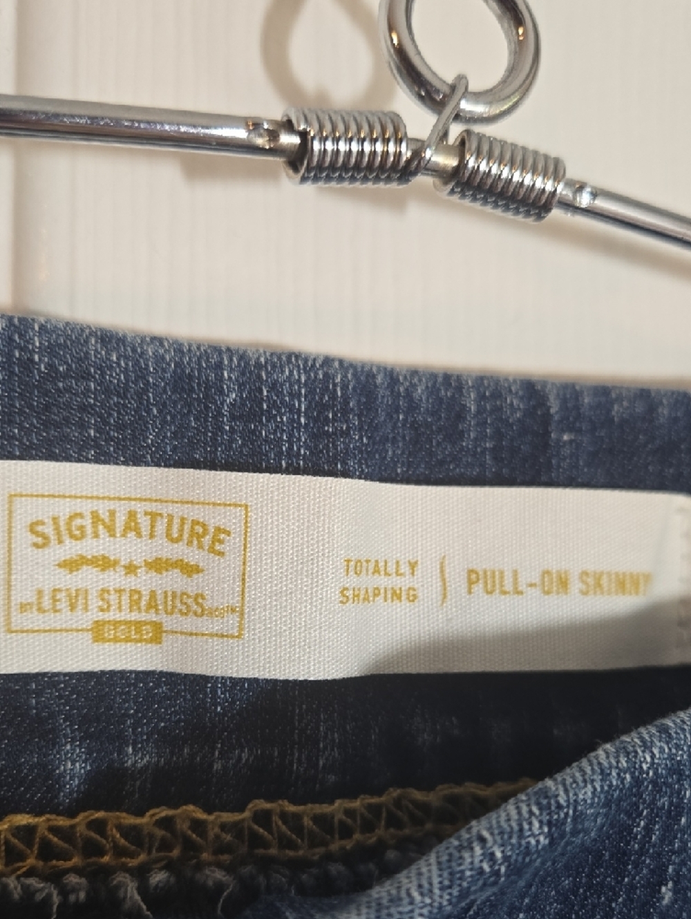Levi's Dark Blue Skinny Jeans Size 6 Short - Picture 2 of 9